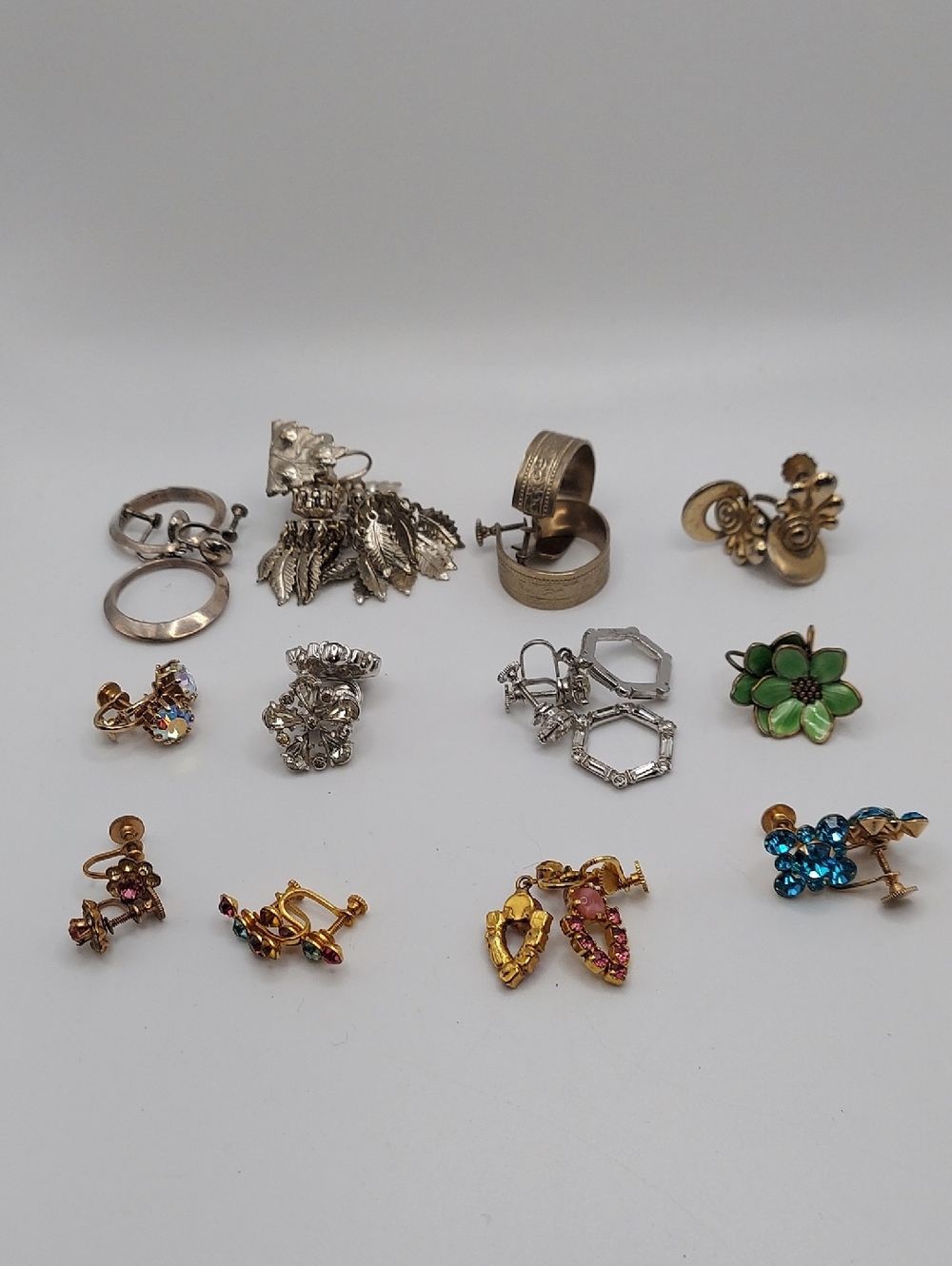 Mixed Screwback 12 Pair Earrings, in Gold and Silver Tones, Vintage.